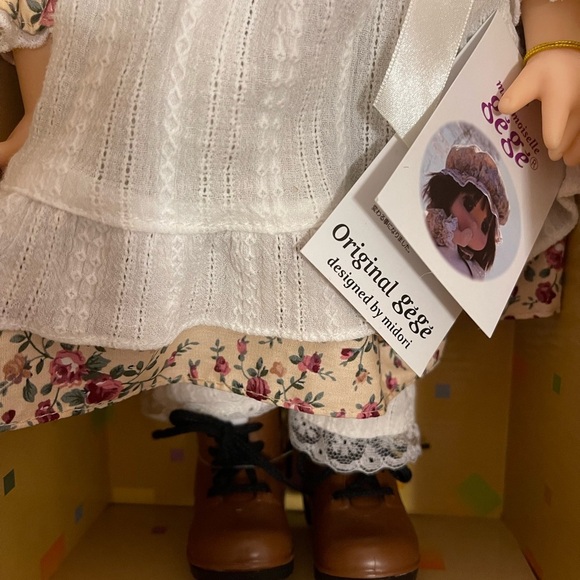 Nwt Mademoiselle Gege Akiba Japanese 15" Doll - Picture 4 of 6